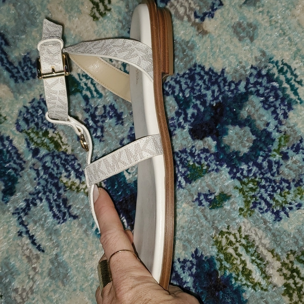 Michael Khors Malory Logo T-Strap Sandals - Picture 3 of 4